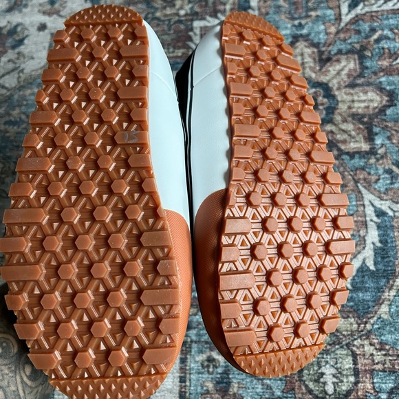 BNWT VANS slippers - Picture 3 of 5